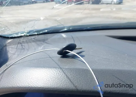 2011 Toyota Camry Le z USA, uszkodzony, nr VIN 4T1BF3EK6BU594085